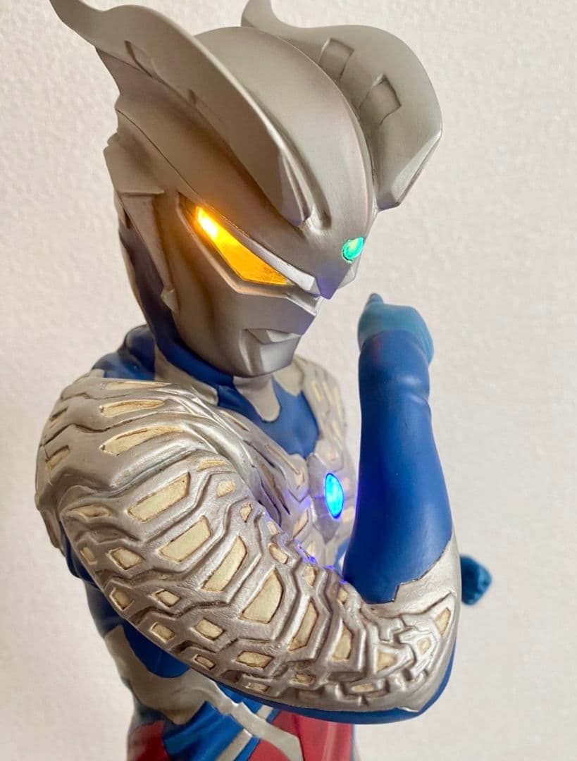 ウルトラマンゼロ 78体限定 ライティングフィギュア ベネリック