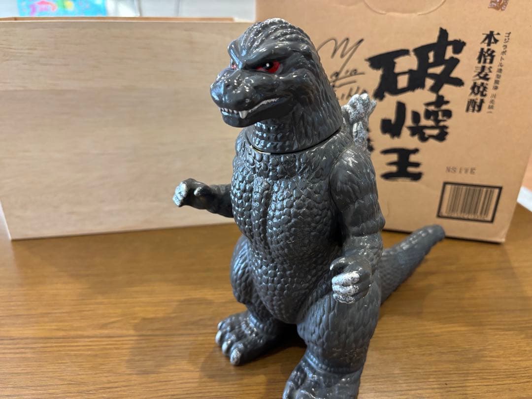 破壊王 SAKE ゴジラ 本格麦焼酎 720ml アルコール25%