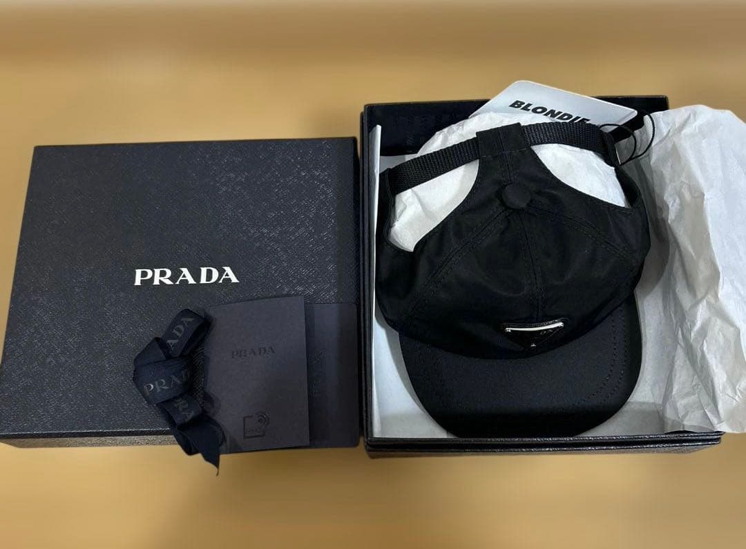 PRADA Re-Nylonナイロン製 ドッグキャップ