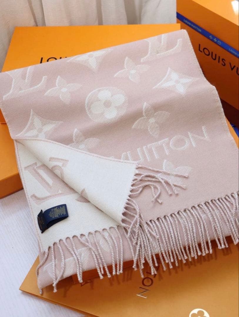 Louis Vuitton マフラー ・LV エセンシャル シャイン