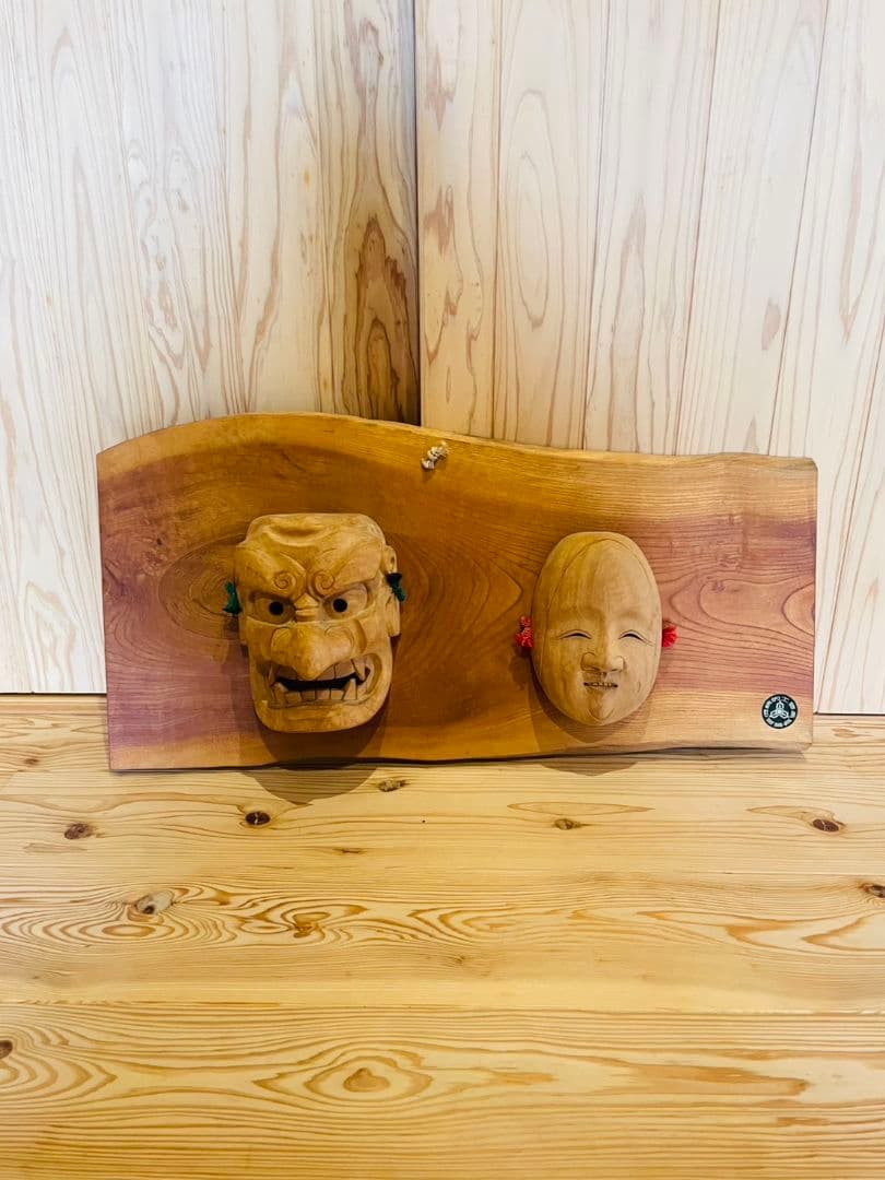 木製 神楽面 鬼面と笑顔の面