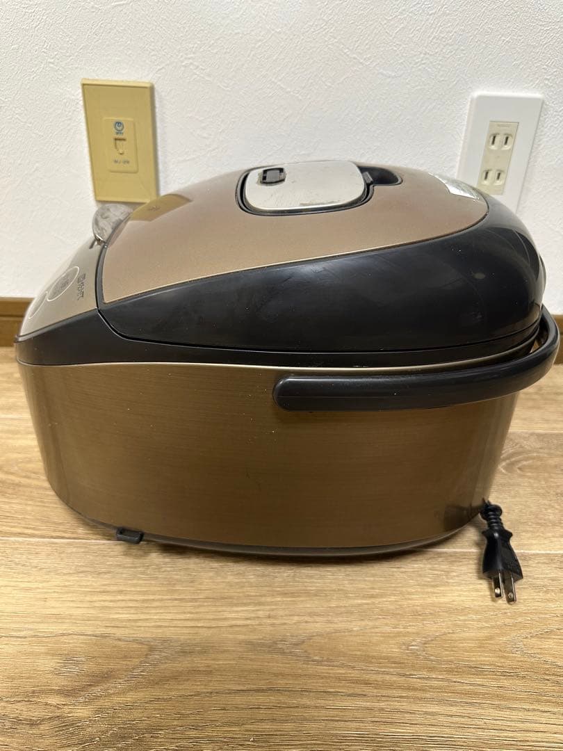 タイガーJKT-P180 炊飯器 IH炊飯ジャー 2020年製