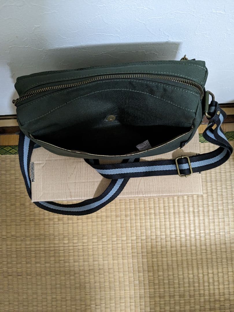 限定版 公式ワンピース ゾロ　　　　　財布&ショルダーバッグセット　　　　販売