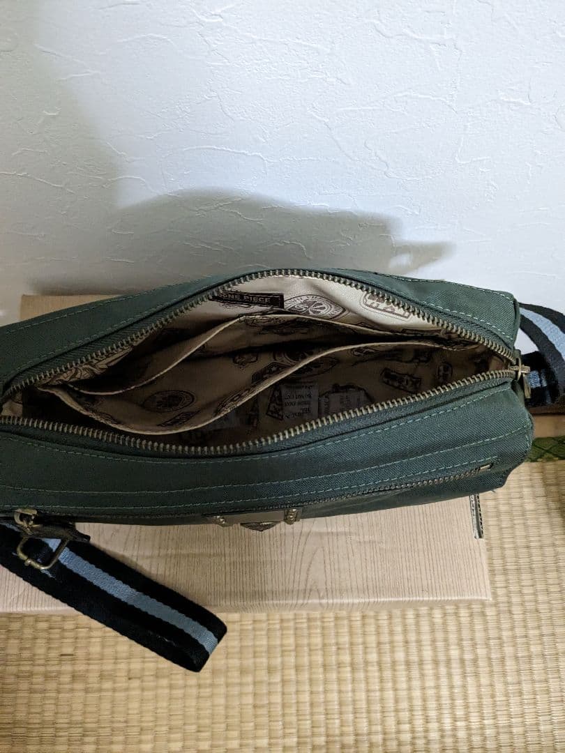 限定版 公式ワンピース ゾロ　　　　　財布&ショルダーバッグセット　　　　販売