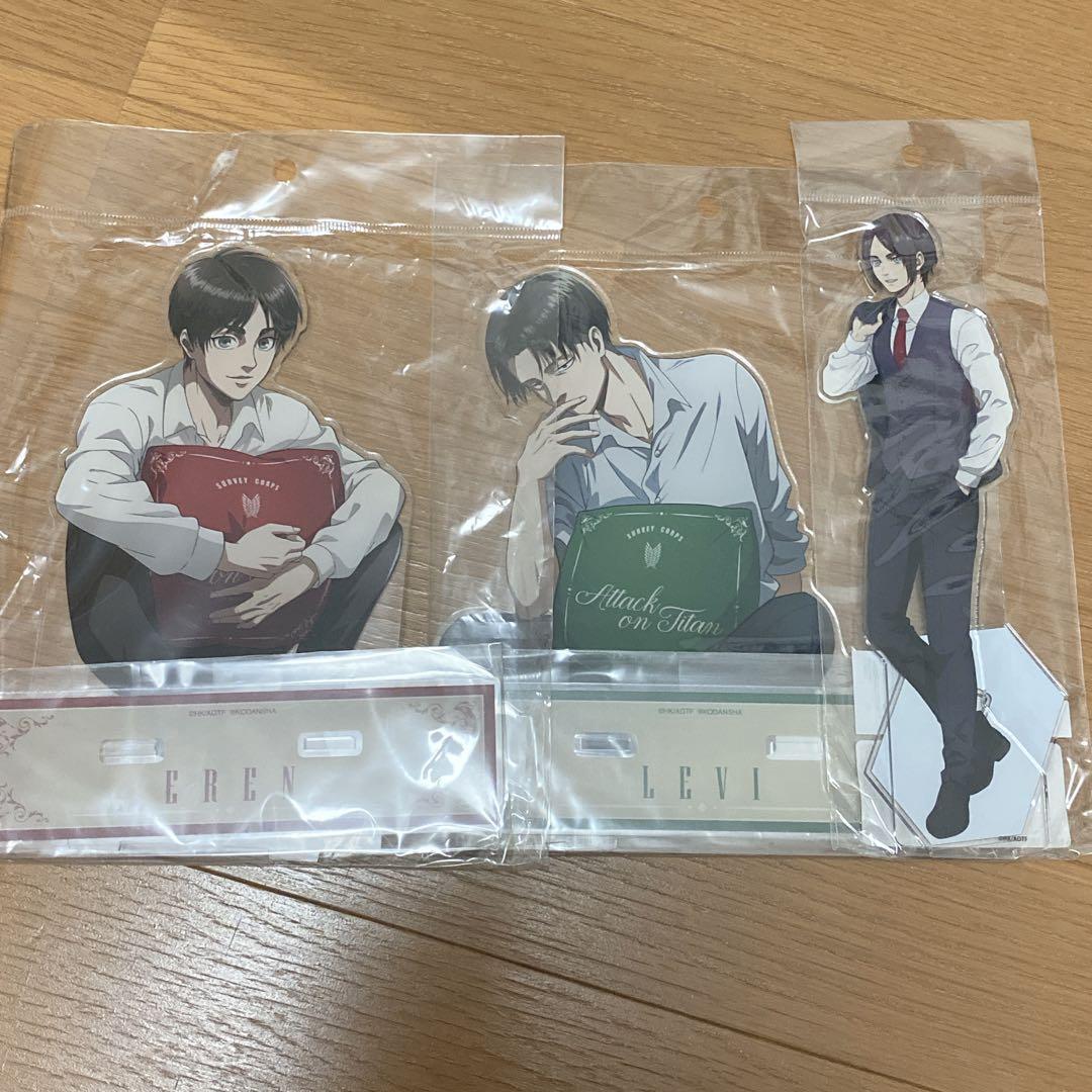 進撃の巨人　アクスタ　リヴァイ エレン　マーレ　リラックス　アクリルスタンド