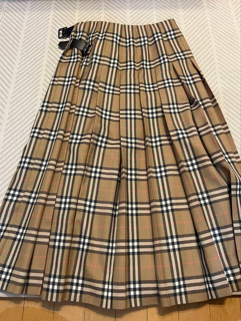 BURBERRY スカート