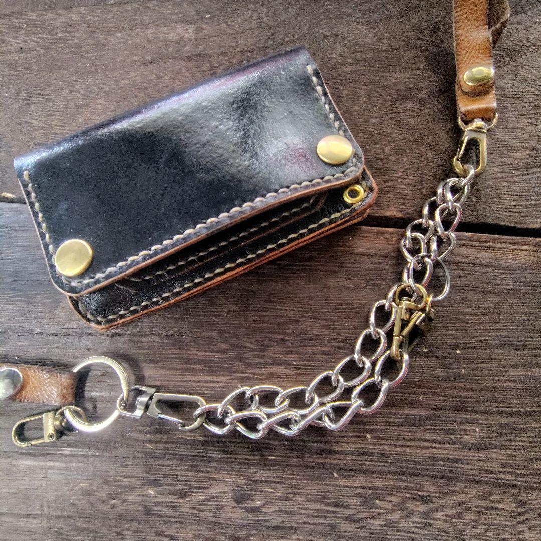 ミドルサイズ トラッカーウォレット　フレイムス カービング 手染め 黒