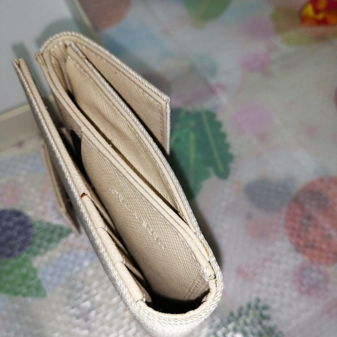 【未使用美品】 PRADA 三つ折り財布 テスート ゴールド ベージュ 三角ロゴ