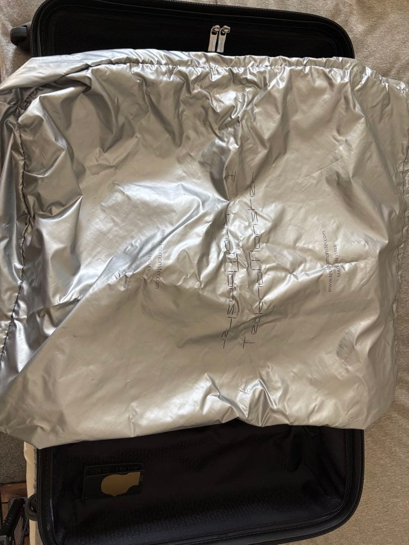 テクノモンスター アルミ カーボン スーツケース