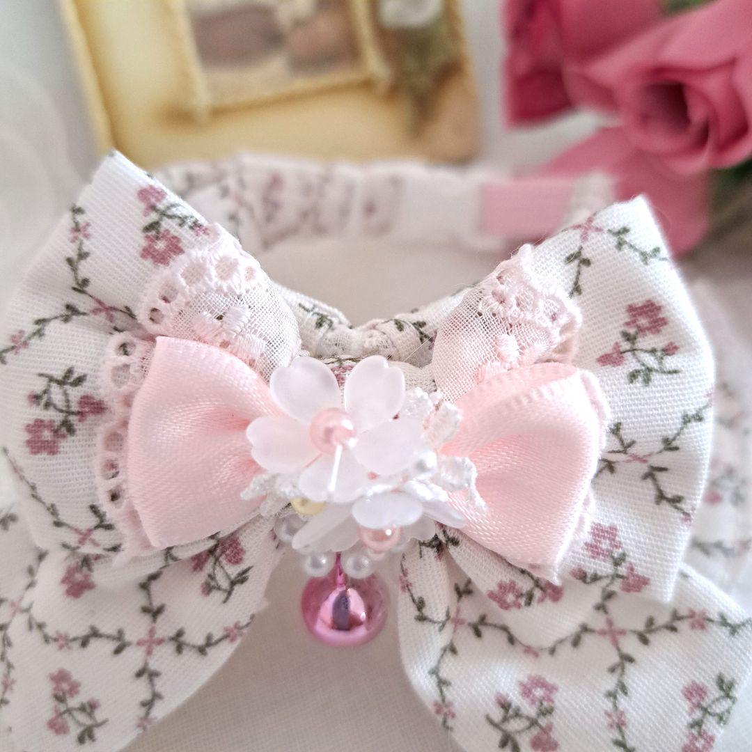 まりりん、フラワー柄(ホワイト×ピンク)わんちゃん猫ちゃん用襟付首輪