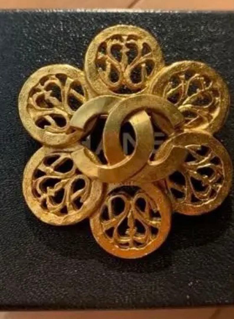 CHANEL ゴールド フラワーブローチ 95A