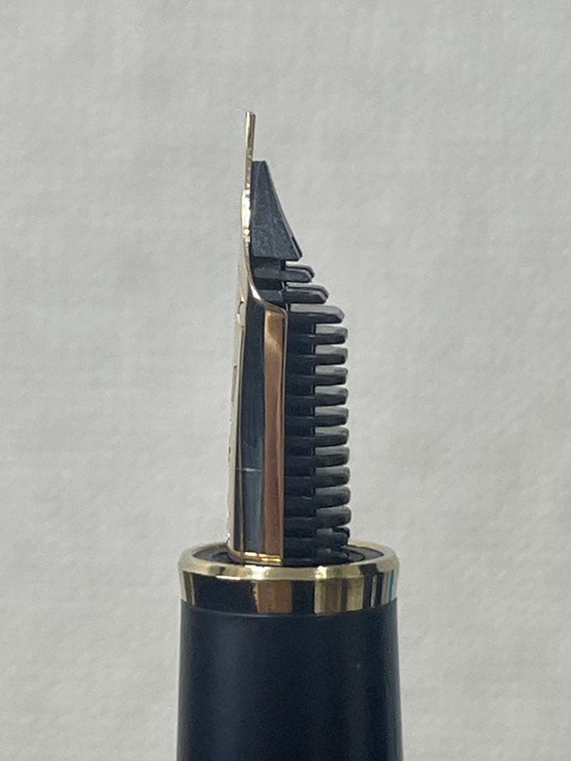 試筆のみ　梨地　18k F 旧ニブ　大型　JIS刻印あり　セーラー　万年筆