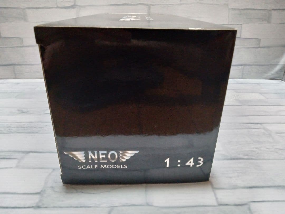 1/43 NEO　ハマーH2 ストレッチリムジン　ミニカー　ブラック　模型