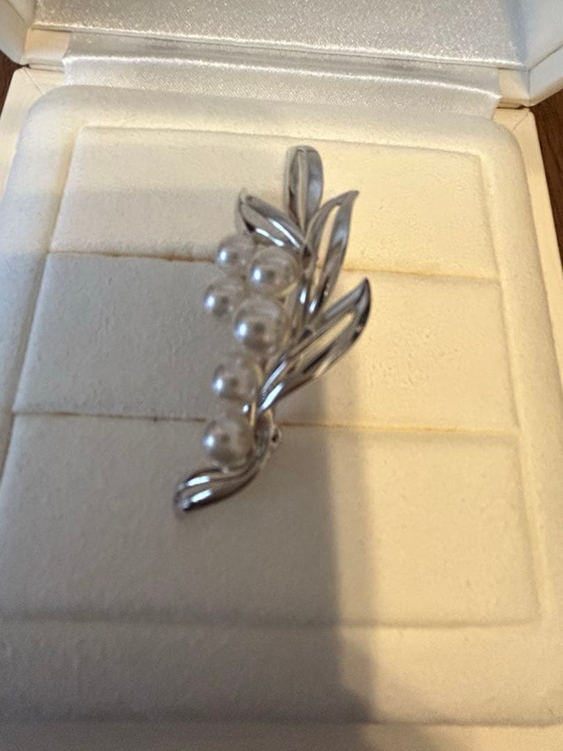 MIKIMOTO パールリーフブローチ　セレモニーなど