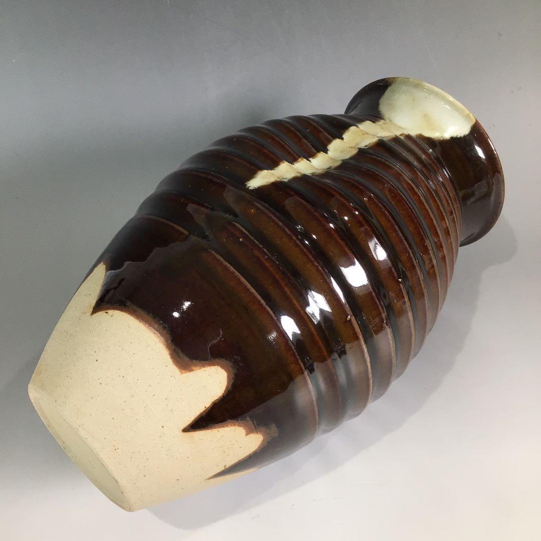 Ｐ２０５　水指　『阿漕窯造』『蘆瀑写水指』　共箱　茶道具