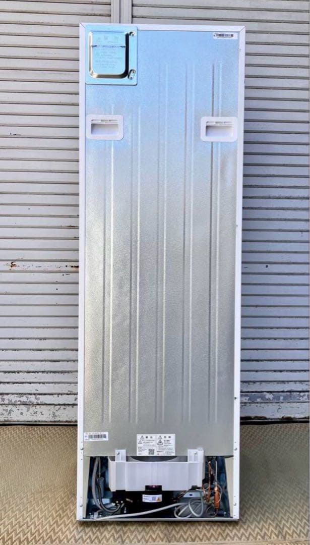 ① 【送料無料】2024年製　SHARP 冷蔵庫 SJ-BD23M-W 230L