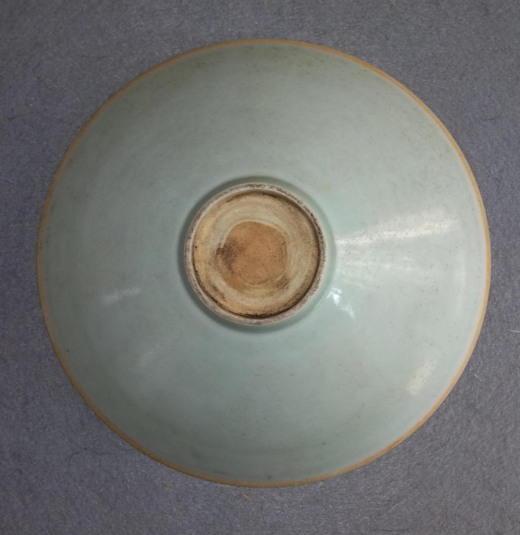 中國古陶磁器　宋　印花対龍鳳凰紋椀　青白磁　景徳鎮窯
