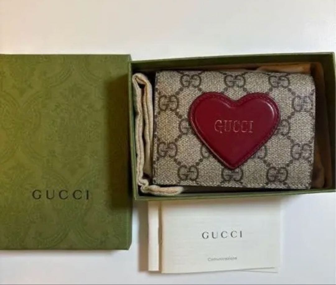 GUCCI ハート型 二つ折り財布　即日発送