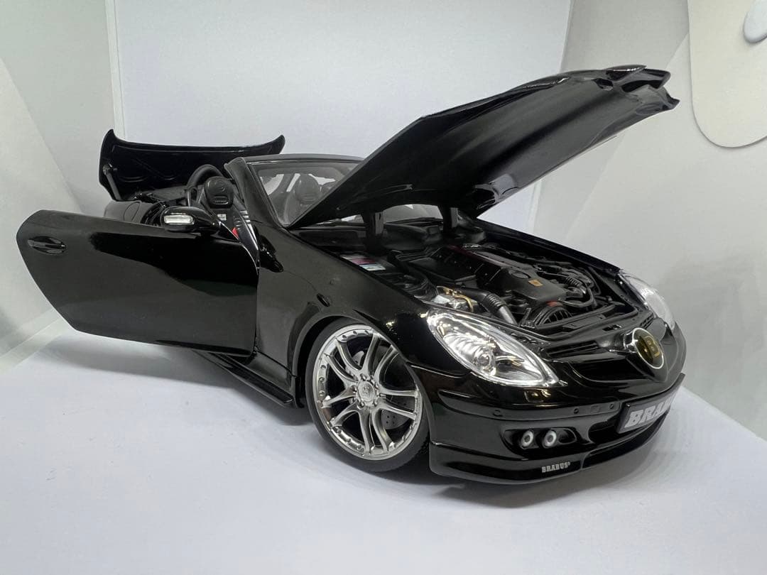絶版1/18メルセデスベンツSLK55 brabus/AMG (ホットワークス)