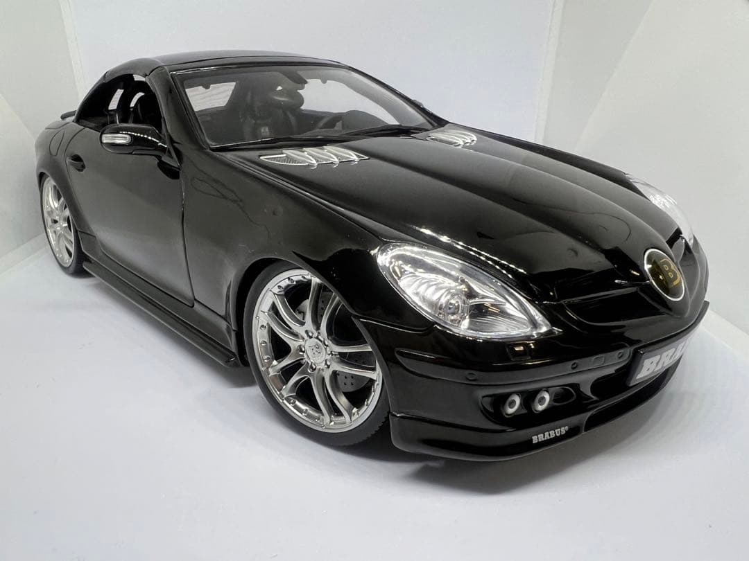 絶版1/18メルセデスベンツSLK55 brabus/AMG (ホットワークス)