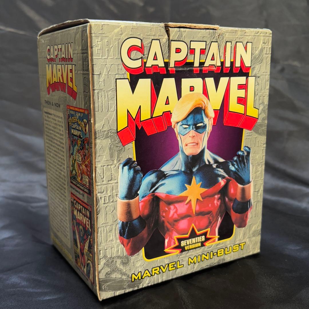 CAPTAIN MARVEL フィギュア　70sバージョン　マーベルミニバスト