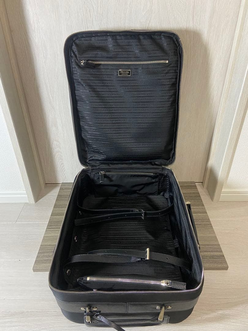 PRADA スーツケース　キャリーケース　ナイロン　レザー　三角ロゴプレート　黒