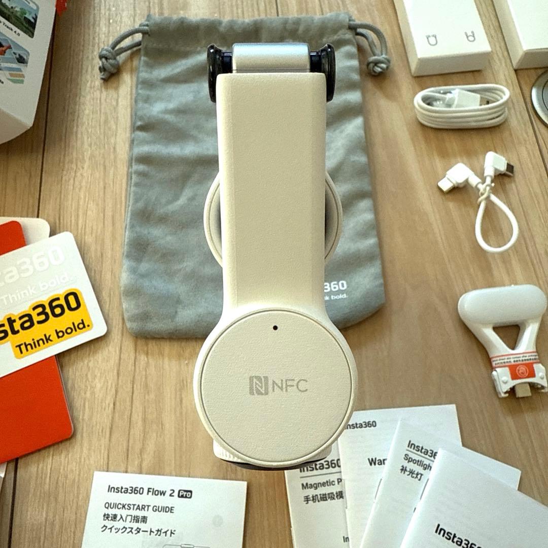 Insta360 Flow2 Pro インスタ　クリエイターキット ホワイト