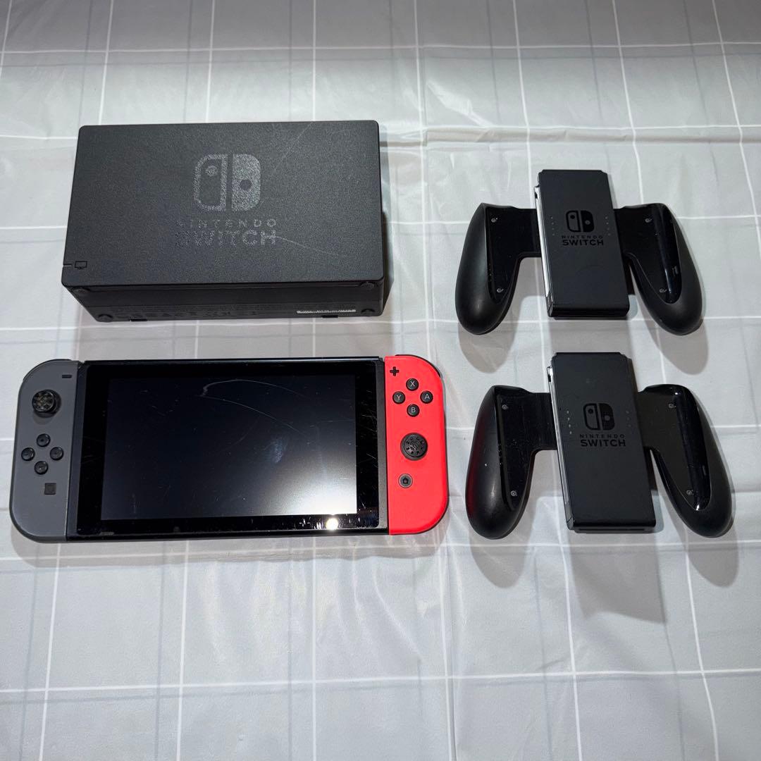 Nintendo Switch グレー/赤 ジョイコン付き　充電器無し
