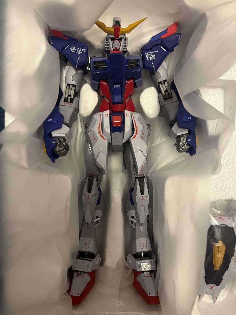 メタルビルド デスティニーガンダム　SOUL RED ver.