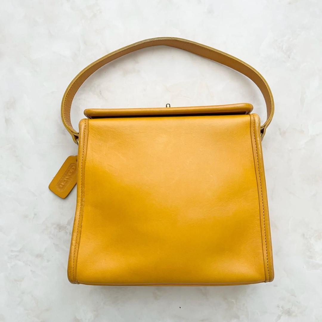 バッグ COACH vintage archive handbag turn-lock