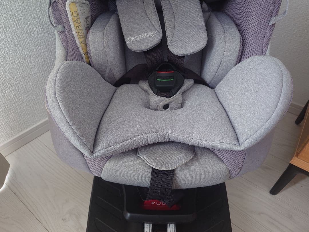 Aprica 車用チャイルドシート グレー　クルリラ　ISOFIX シートベルト