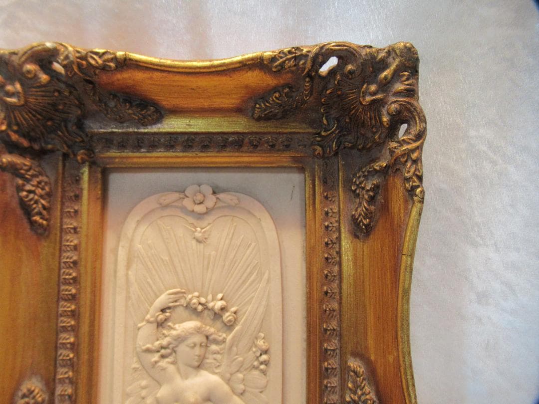 アラバスタの壁掛け　ヴィーナスと天使　19世紀　刻印あり　裏にもマークあり