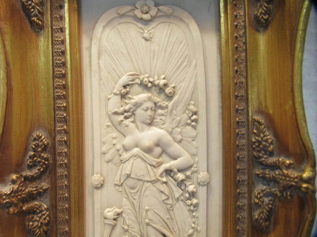 アラバスタの壁掛け　ヴィーナスと天使　19世紀　刻印あり　裏にもマークあり