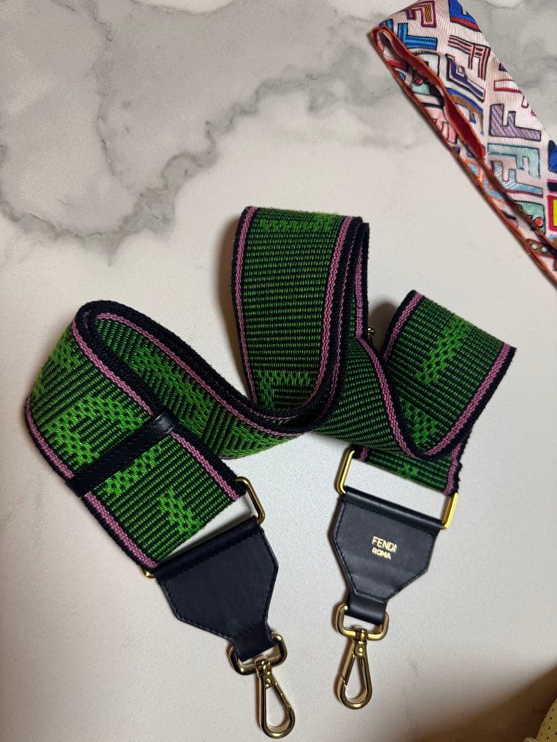 由*子様 FENDI⭐︎ストラップユー⭐︎新品同様