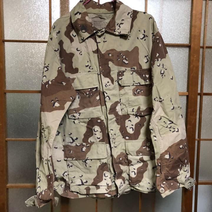 米軍放出品？ 迷彩服 砂漠 戦闘 ミリタリーグッズ アイテム 小物
