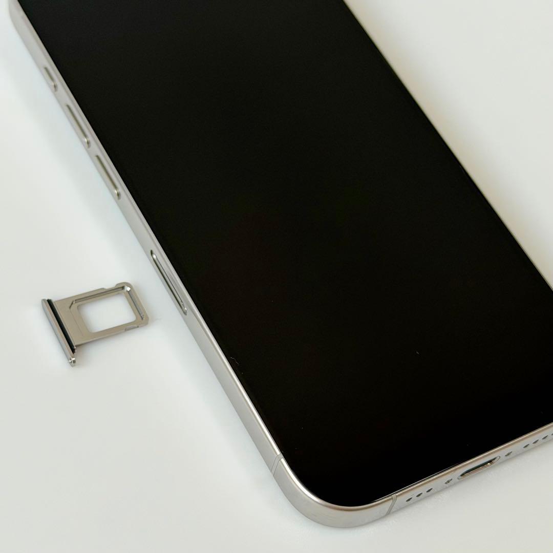 iPhone 15 Pro 256GB SIMフリー ホワイトチタニウム