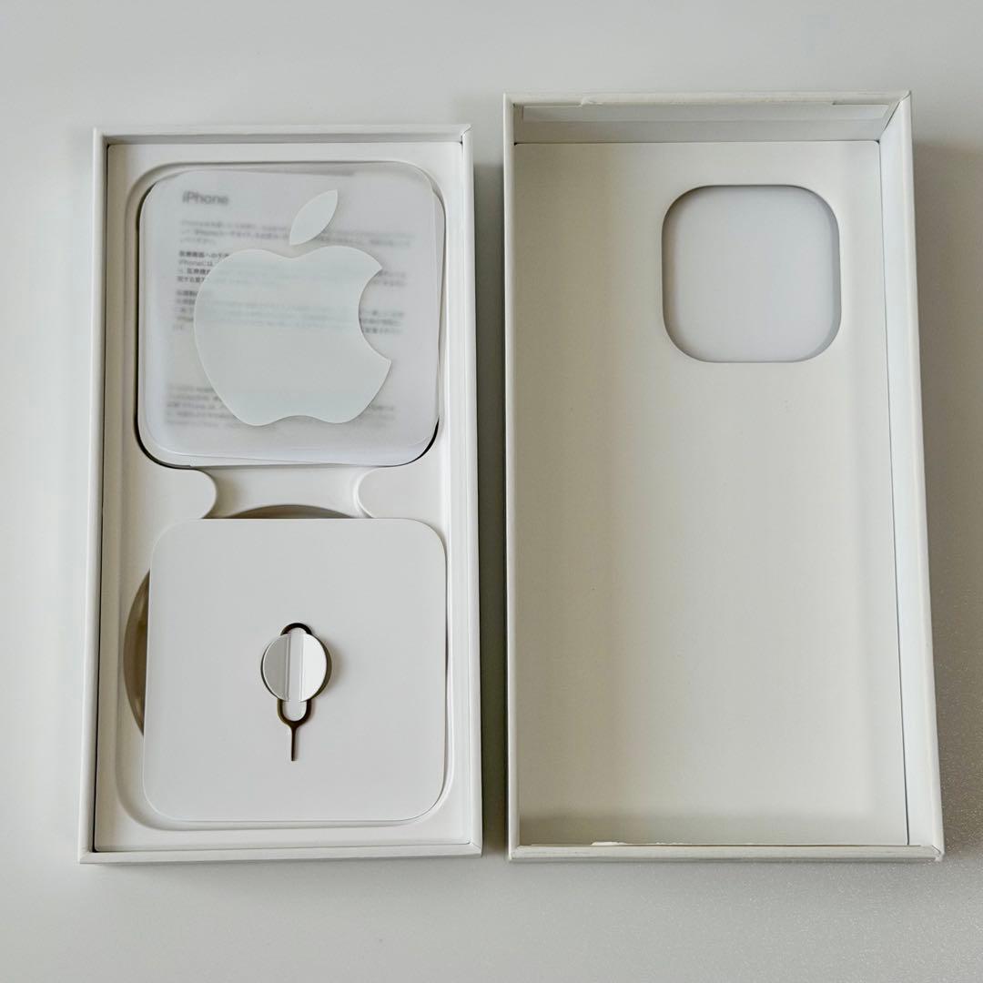 iPhone 15 Pro 256GB SIMフリー ホワイトチタニウム