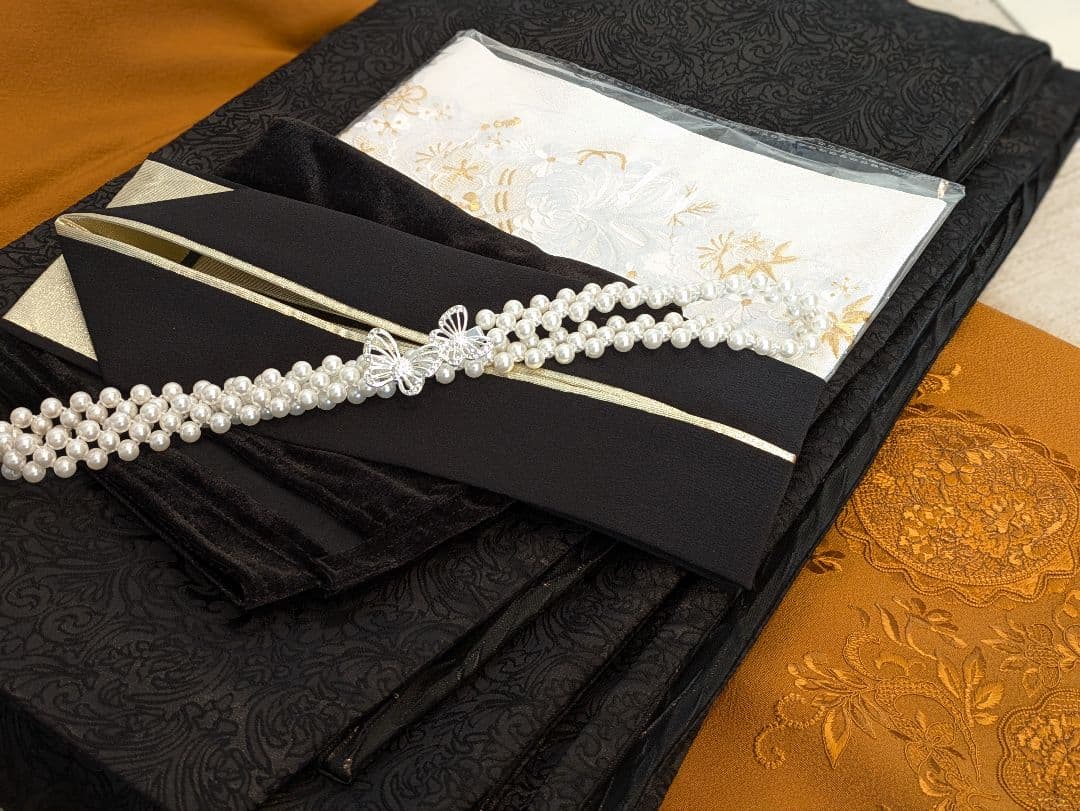 振袖フルセット 身丈160.5裄63.5 刺繍柄 山吹色 黒 成人式 逸品