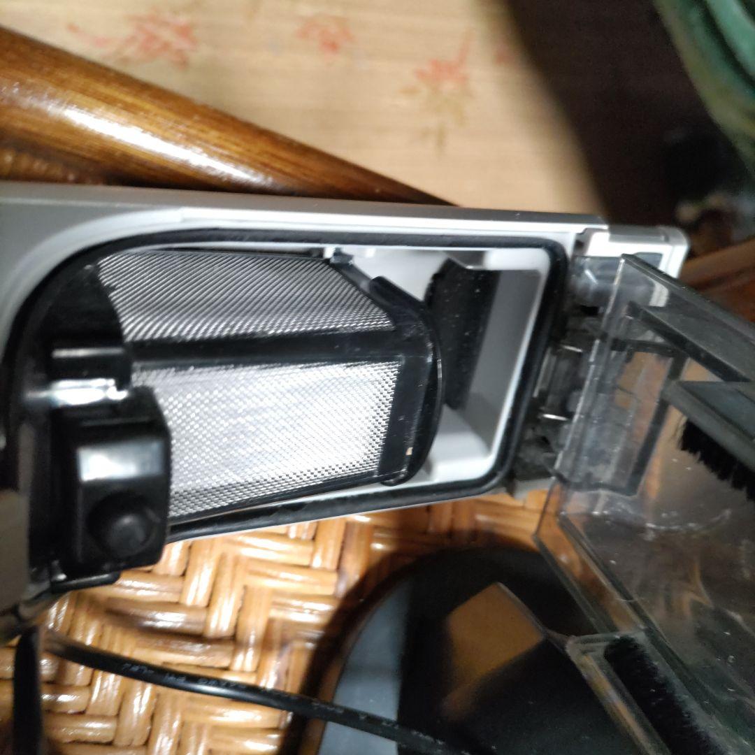 SHARK充電式ハンディクリーナー