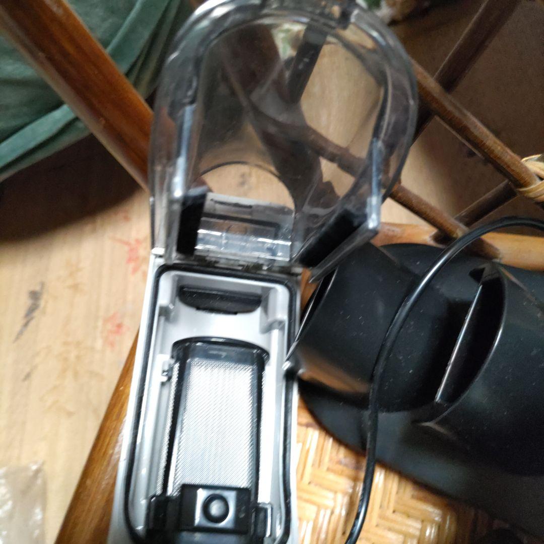 SHARK充電式ハンディクリーナー