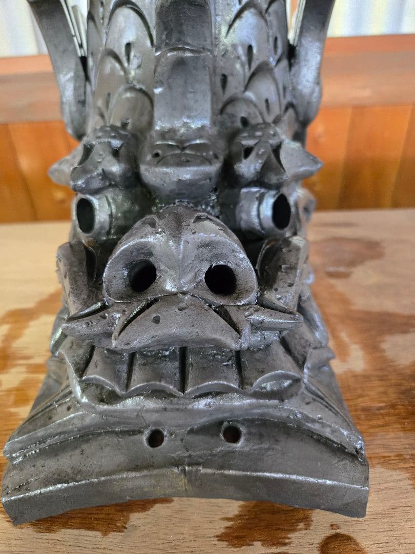 伝統的な魚頭彫刻