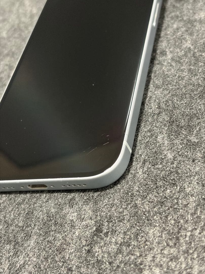 Apple iPhone 15 ブルー 256GB（中古） 美品だけど小傷あり