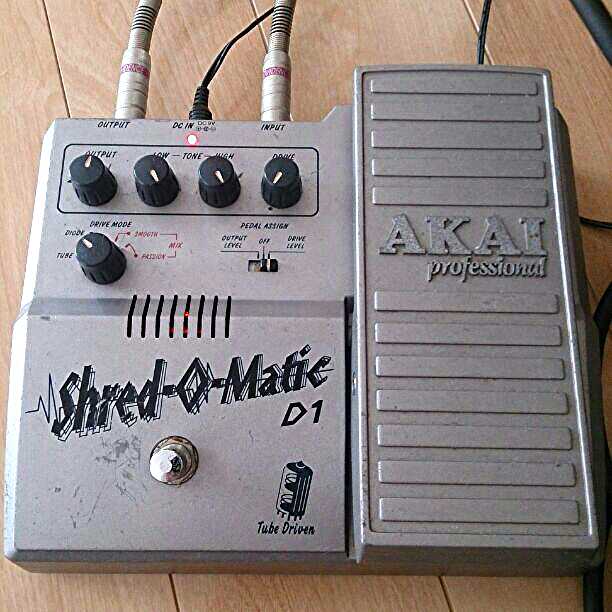 AKAI  Shred-O-Matic(真空管オーバードライブ)