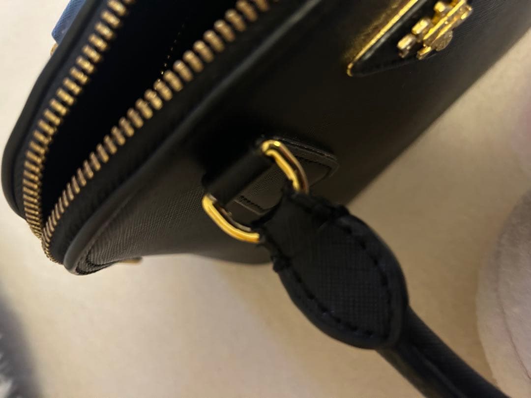 PRADA ブラック ハンドバッグ スカーフ付き