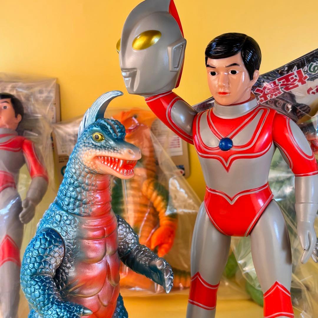 ゆ*ん様 ブルマァクの怪獣シリーズ★アーストロン Gカラー 帰ってきたウルトラマ