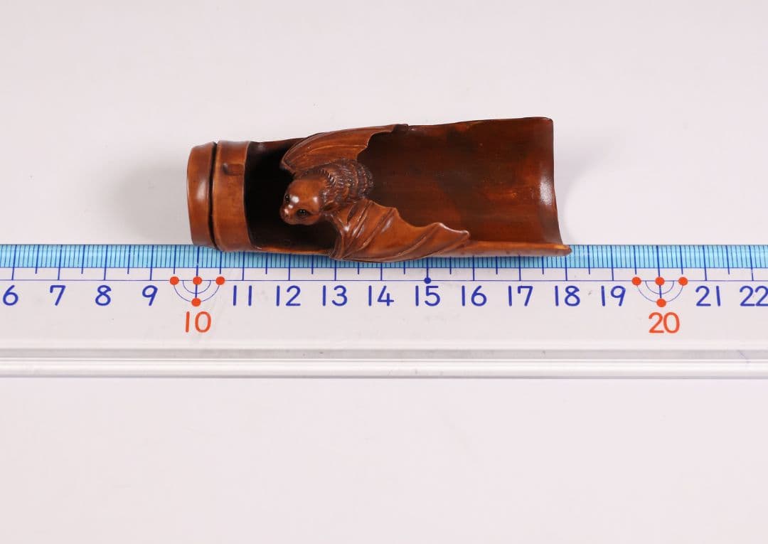 木製 提物 根付 玉松(銘) 茶合形 蝙蝠 彫刻 木彫り【MA926】