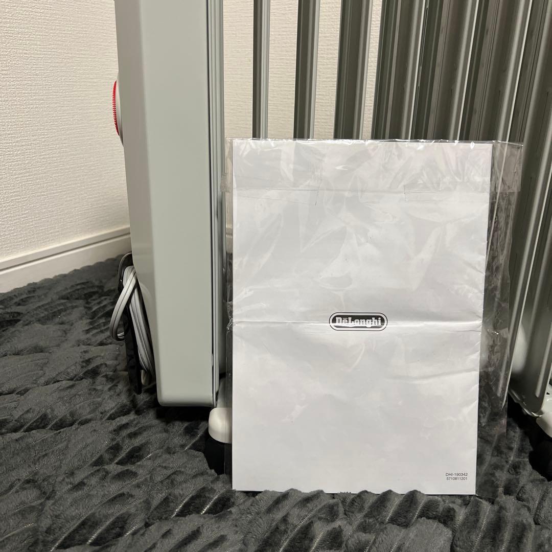 【極美品｜ほぼ未使用】デロンギ オイルヒーター H771015EFSN BK