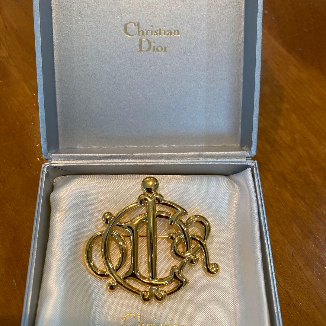 Dior ディオール　ブローチ　【未使用に近い】ロゴブローチ