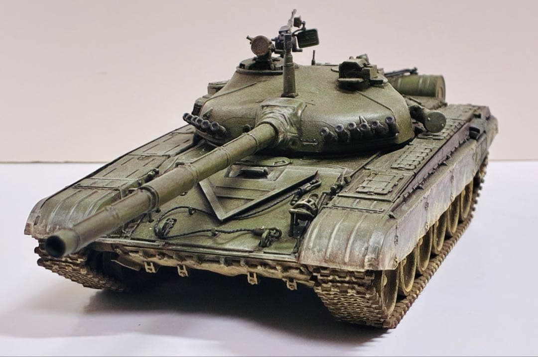 アミュージングホビー　1/35 M-84A 完成品　戦車　模型　ユーゴスラビア