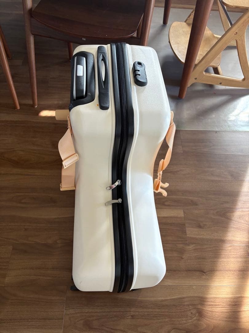 子供が乗れる キャリーケース　キッズ トラベルキャリーケース ダイヤルロック